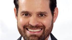 New Casa De Salud President Hopes To Build On Clinic's Trust With  Immigrants