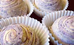 Taiwanese Taro Swirl Mooncakes Recipe Yummly Recipe Vietnamese Dessert Mooncake Recipe Asian Desserts