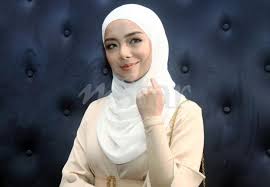 Peminat hantar resume mahu pinang mira filzah mira filzah pelakonbaharu mira filzah yang mendapat perhatian dikalangan peminat seni tanah air kerana bakat serta kecantikannya mengaku ada peminat sanggup menghantar resume untuk meminangnya. Bimbang Betul Mira Filzah Nak Komen Kisah Dengan Zizan Razak Video Mstar