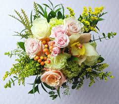 Soft And Sweet Mix Made Fresh Daily Blackbird Floral Austin Texas Local Flower Delivery Flower Delivery Same Day Flower Delivery Floral