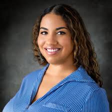 Who is a good lash tech and brow artist?