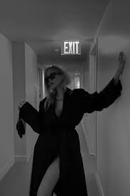May 29, 2020 · don't worry if you got an inaccurate result, there are way more different aesthetics than just vsco, egirl, art mom, soft girl, or baddie. Women S Baddie Style Picture Poses Ideas Winter Wear Black Coat Jacket Stylish Cool Outfit B W Pics Black Aesthetic Black And White Aesthetic Fashion