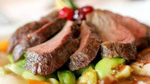 Mit Einer Mariade Konnen Sie Fleisch Veredeln Zum Einlegen Von Rehbraten Eignet Sich Rotwein Mit Typischen Gewur Rehbraten Rehbraten Einlegen Rehbraten Rezept
