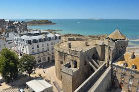 Hotel Restaurant A Saint Malo Les Offres De L Hotel Chateaubriand Hotel France Chateaubriand