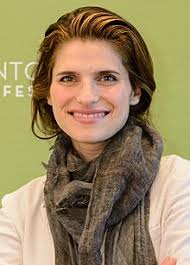 A group of 20 somethings living in new york city. Lake Bell Wikipedia