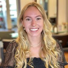 WELCOME TO THE TEAM, VANESSA 🤩 Wir freuen uns sehr euch heute unsere neue  Kollegin Vanessa Ebert vorstellen zu dürfen 😍 Vanessa ist FriseurMeisterin  und sie liebt es lange Haare zu schneiden,