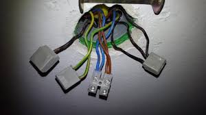 Lampe Anschliessen 5 Kabel Aus Der Decke Caseconrad Com