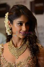Pin By Khushi Golchha On Hair Beauty Indian Bridal Hairstyles Indian Wedding Hairstyles Open Hairstyles