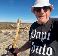 Why is there a click when tuning the G string