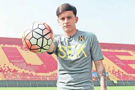 Aqui les dejo la cara de pablo aranguiz jugador de u. Pablo Aranguiz Fue Detenido Por Lanzar Piedras A Vehiculo De Carabineros