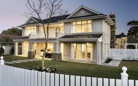 In that case, the key features to incorporate into your interior design are light and bright material palettes, feature panelling, cladding on walls, and high ceilings. Hampton Style Homes Luxury Homes Perth Oswald Homes