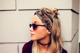 Ebenso wie die klassischen, dicken was bei rockabilly frisuren ebenfalls nicht fehlen sollte, ist das haarband oder bandana: New In Berlin Stirnband Frisuren Haarband Frisur Frisuren Mit Bandana