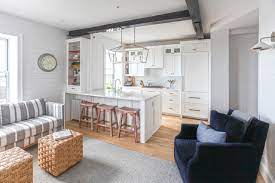 Even a small tiled area can make a big impact when it's this gorgeous, so consider splurging on the tile you really browse through thousands of stunning coastal kitchens. 75 Beautiful Small Coastal Kitchen Pictures Ideas July 2021 Houzz
