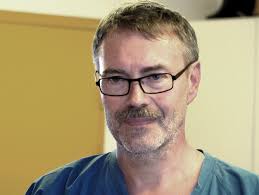 Se! Der går dværgen fra Klovn!