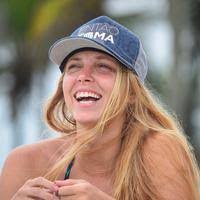 Julia Fleury's Instagram, Twitter & Facebook