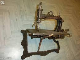 Ancienne Machine A Coudre Du 19 En 2020 Tables De Couture Machine A Coudre Coudre