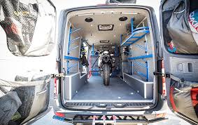 Shadow Cruiser Outside Van Mit Taschen In Den Heckturen Kreative Ideen Ideen Kreativ