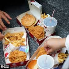 Kfc With 6 Delicious Options The Kfc Super Jimat Box Facebook