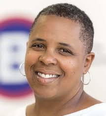 Dianna Ward's Instagram, Twitter & Facebook