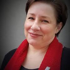 Danielle Collard's Instagram, Twitter & Facebook