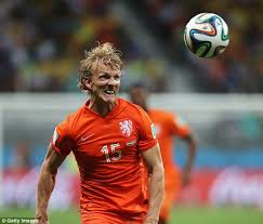 Whether dirk kuyt was playing for liverpool, feyenoord or holland, he was rarely the most talented player in the team, yet he was always one of the most loved and appreciated. Robin Van Persie Pays Tribute To Legend Dirk Kuyt After Forward Quits International Football Daily Mail Online