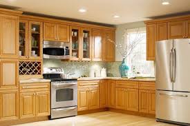 Country Oak Kitchen Cabinets From Oak Kitchen Cabinets Pictures In 2020 Rustic Kitchen Cabinets Kitchen Remodel Design Oak Kitchen