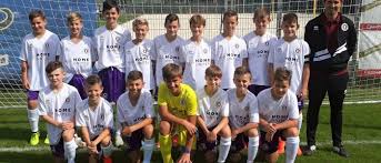 Im sk austria klagenfurt trainieren mannschaften im jugendfußball von den kleinsten in der u6 bis zur zweiten kampfmannschaft. Nachwuchs Sk Austria Klagenfurt Geomix Vereinshomepage