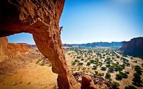 30 Climbing Hd Wallpapers Background Images Wallpaper Abyss For our gallery of climbing wallpapers we have gathered several high definition wallpapers illustrating various climbers in their quest to ascend to the top of the mountain. 30 climbing hd wallpapers background