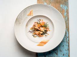 Rezept Ceviche Von Der Goldforelle Mit Algensalat Und Fischchips Algensalat Forelle Ceviche