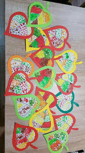 Der bunte herbst ist nicht nur eine tolle zeit um draußen zu spielen, sondern auch eine ideale zeit zum basteln. Pin Von Katka Vrobelova Auf A Scuola Basteln Herbst Basteln Mit Kindern Herbst Herbstbastelprojekte