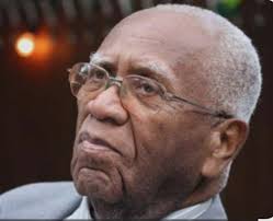 DIREKSYON NASYONAL LIV KASE LAREVERANS DEVAN PWOFESÈ MICHEL PHILIPPE  LEREBOURS KI TRAVÈSE 25 oktòb 2025, limyè douvanjou apenn ouvè je l,  istoryen atizay Michel Philippe Lerebours fèmen je pa l nèt ale.