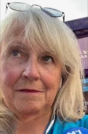 Robin Burkhart's Instagram, Twitter & Facebook