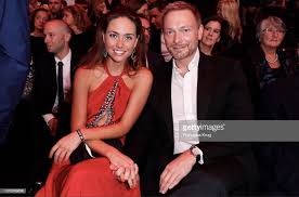 Aber wer ist franca lehfeldt eigentlich? Franca Lehfeldt Uber 18 Millionen Euro Sind Gestern Auf Facebook