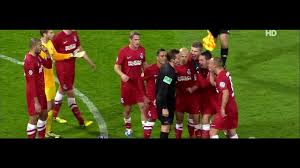 Rote karte des fußballs 2020 #3 » zweikämpfe, fouls, kämpfe turn on notifications to never miss an upload. Geilste Rote Karte Ever Torwart Abwurf Schiri Rot Dfb Pokal Ksc Msv 31 10 12 Youtube