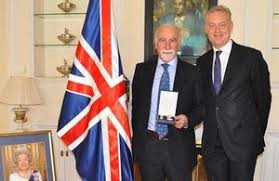 Site em simplificação simplifying the website. British Ambassador Presents Queen S Certificate And Badge Of Honour To Spanish Citizen For His Services To The Falklands Gov Uk
