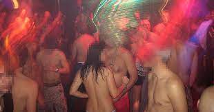 Inside an orgy: Champagne, swingers and the smell 'that will haunt you  forever' - Mirror Online