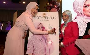 Maybe you would like to learn more about one of these? Erra Engku Emran Nak Rujuk Demi Anak Erra Tak Tolak Jodoh Kitareporters Semua Boleh Jadi Reporter