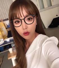 Female Idol Reveals How Busy Korean Celebrity Schedules Are Koreaboo Korean Celebrities Asian Beauty Celebrities