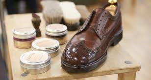 Swish to create a great volume of suds. Professional S Secret How To Revive Your Favorite Leather Shoes And Bring Out Their Best Look Hint Magazine Tokyu Hands