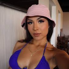 April Trejo (@abisstrejooo)