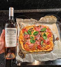 Valentin Wine Food Travel On Instagram Day 28 Monday Pairing To Pair With This Homemade Pizza I Choose A Rose Bio From Chateaudecaraguilhes I 2020