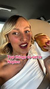 Listen to this lovely man (from one of my favourite bakery’s in naples)  explain what the sfogliatella is 😋