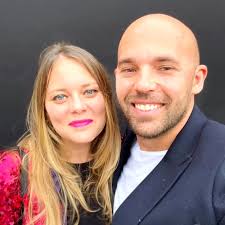 Vasco rossi è considerato uno tra i rocker italiano più famosi di sempre. Il Figlio Di Vasco Rossi Oggi Dice Si Matrimonio A Crespellano Per Lorenzo Rossi Sturani