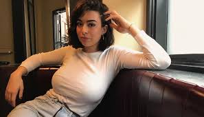 looking for her name or any info about her - Lillie Artale 1092858 ›  NameThatPorn.com