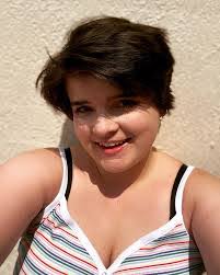 Abigail Bateman's Instagram, Twitter & Facebook