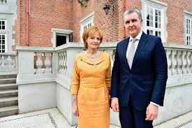 Principesa moştenitoare margareta a româniei la 21 septembrie 1996, el a fost creat principe al româniei şi alteţă regală în 2005. Ce DiferenÈÄ De VarstÄ E Intre Principele Radu Èi Principesa Margareta Stirile Kanal D