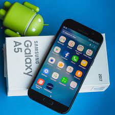 Aimed at the young and hip, selfies can be taken with ei. Samsung Galaxy A5 And A3 2017 Here Are All Known Problems And Solutions Nextpit