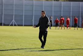 Demir grup sivasspor teknik direktörü hakan keleş, çıkışımız devam ediyor. Hakan Keles Hedefledigimiz Puani Almak Demir Grup Sivasspor Facebook