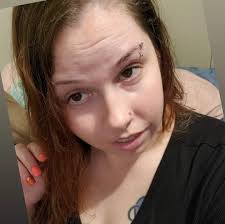 Is A Court of Thorns and Roses similar to The Vampire Diaries?