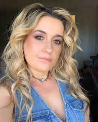 Just a gal with big hair and big ideas...